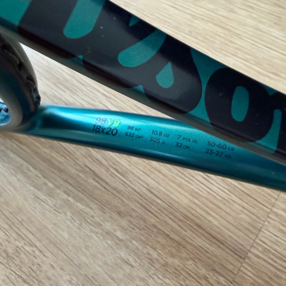 Wilson Men's Wilson BLADE Tennis Racket 4 41/2V9 Unisex leather grip excellent - Picture 3 of 16